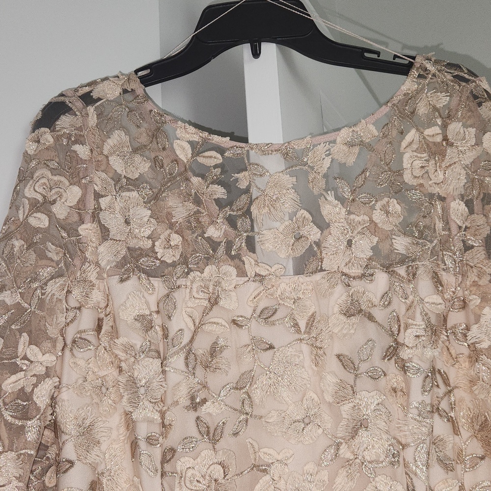 Adrianna Papell bell sleeve sheath dress. - Picture 4 of 6